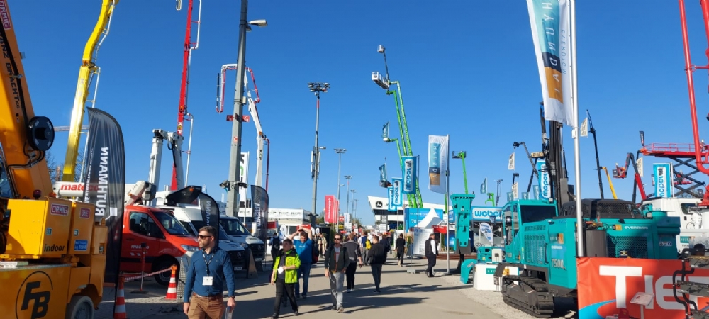 Notre personnel c'est dans l'exposition Bauma,