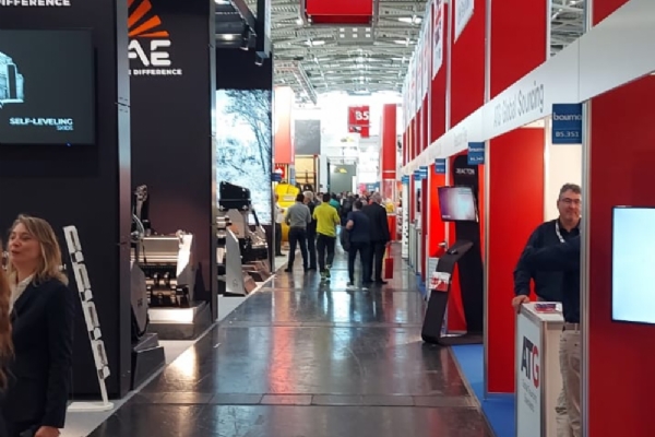 Notre personnel c'est dans l'exposition Bauma,