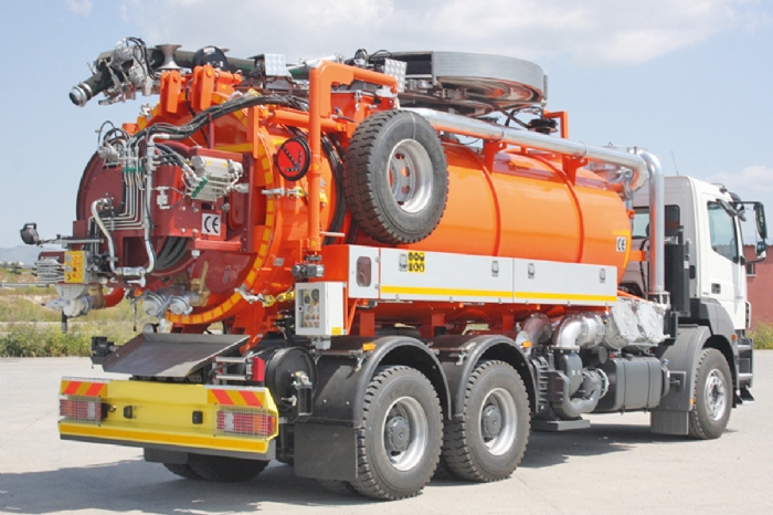 COMBINED CANAL JETTING  AND VACUUM TRUCKS