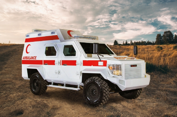 AMBULANCES DE TYPE MILITAIRE