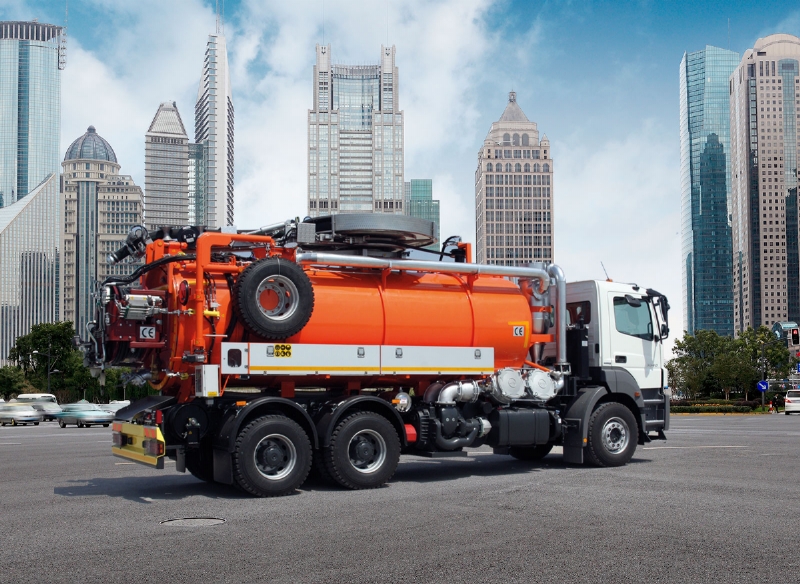 CAMIONS ASPIRATEURS ET COMBINÉS